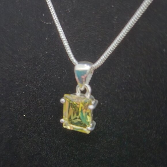Sterling Silver Faceted Yellow Quartz Pendant - Picture 6 of 10